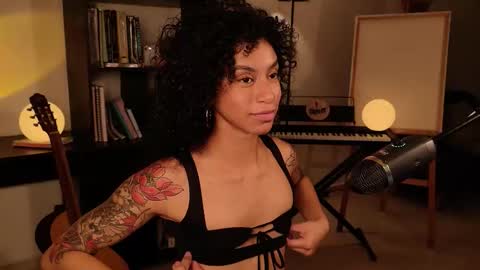 Snapshot of fresatanica chatting on September 22, 4:27 am Vale online show from September 22, 4:27 am