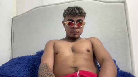 freyva_ online show from October 5, 11:40 am