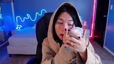 frida_lassi_ online show from February 25, 12:05 pm