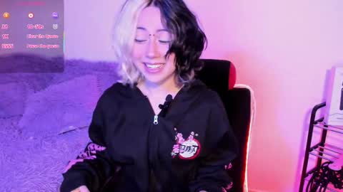 frida_lassi_ online show from October 2, 11:09 am