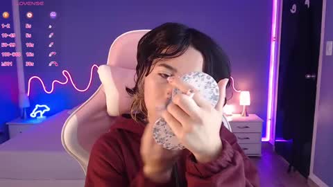 frida_lassi_ online show from March 11, 12:28 pm