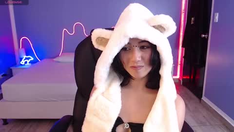 frida_lassi_ online show from February 13, 6:37 pm