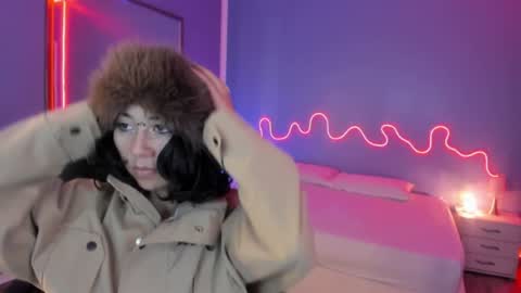 frida_lassi_ online show from February 7, 10:30 pm