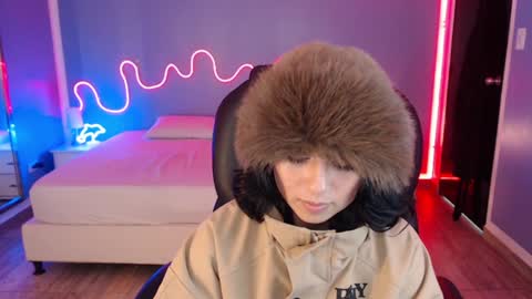 frida_lassi_ online show from February 8, 1:32 am