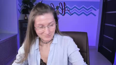 Frida Tander online show from March 10, 12:17 pm