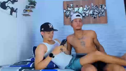 Snapshot of friendsofeverything_ chatting on September 23, 2:44 pm Adam y pitter online show from September 23, 2:44 pm