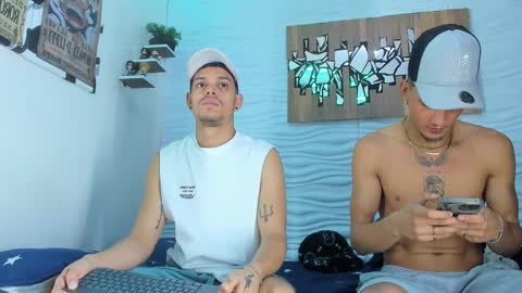 Snapshot of friendsofeverything_ chatting on October 5, 2:13 pm Adam y pitter online show from October 5, 2:13 pm