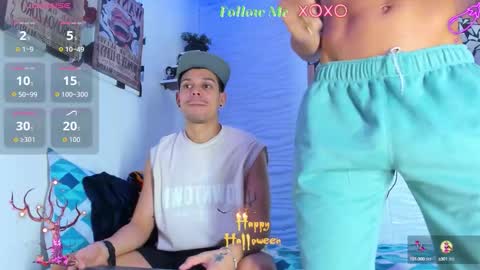 Snapshot of friendsofeverything_ chatting on October 14, 9:29 pm Adam y pitter online show from October 14, 9:29 pm