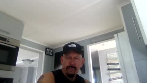 Snapshot of friskyneedsum chatting on October 20, 10:31 am bob online show from October 20, 10:31 am