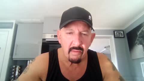 Snapshot of friskyneedsum chatting on February 5, 9:36 am bob online show from February 5, 9:36 am