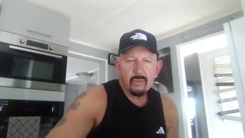 Snapshot of friskyneedsum chatting on October 2, 3:44 pm bob online show from October 2, 3:44 pm