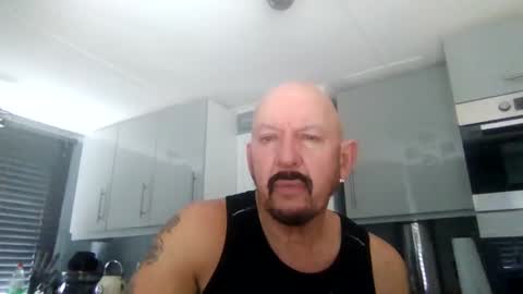 Snapshot of friskyneedsum chatting on March 12, 10:05 am bob online show from March 12, 10:05 am