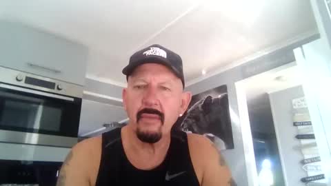 Snapshot of friskyneedsum chatting on September 29, 9:19 am bob online show from September 29, 9:19 am