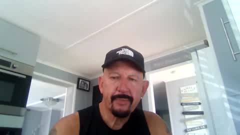 Snapshot of friskyneedsum chatting on September 22, 11:58 am bob online show from September 22, 11:58 am