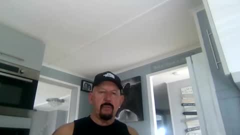 Snapshot of friskyneedsum chatting on October 28, 1:34 pm bob online show from October 28, 1:34 pm