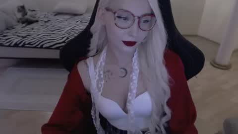 Lilith online show from July 28, 11:39 am