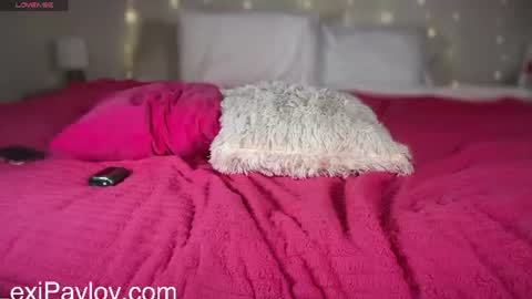Lexi Pavlov online show from July 28, 3:21 pm