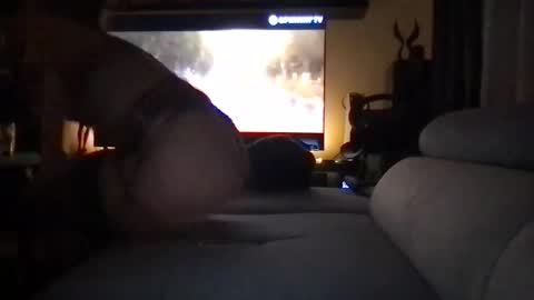 Snapshot of fuckinghornybitchcz chatting on December 6, 3:35 am fuckinghornybitchcz online show from December 6, 3:35 am