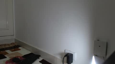 Snapshot of full_milo chatting on January 18, 7:49 am Andres. online show from January 18, 7:49 am