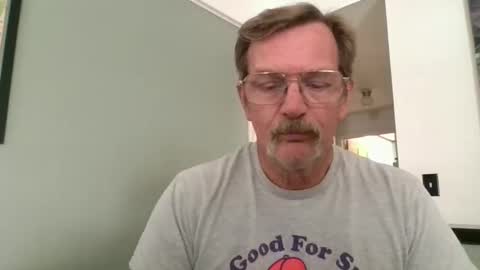 Snapshot of fxson8 chatting on October 4, 6:49 pm fxson8 online show from October 4, 6:49 pm