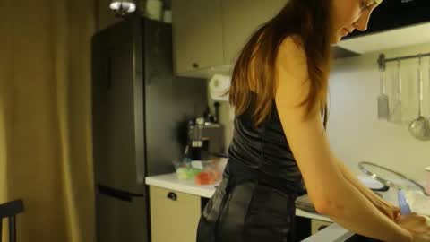 Snapshot of g_ia chatting on October 9, 6:35 pm G online show from October 9, 6:35 pm