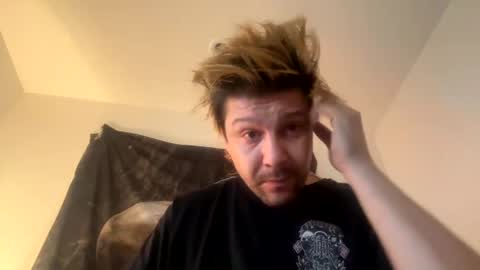 yeeah online show from December 16, 11:22 am