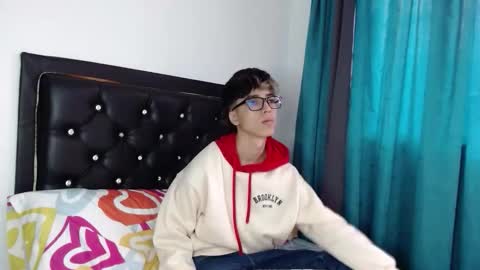 gabriel_x18 online show from March 6, 9:58 pm