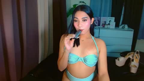 gabriela_deluxe online show from May 8, 5:29 pm