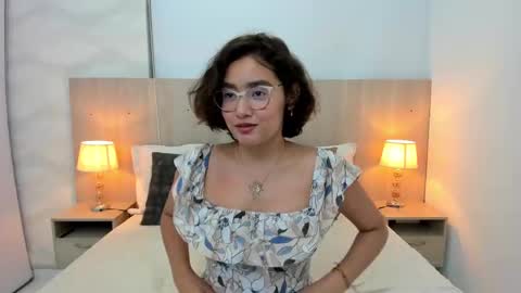 Gabriela Vargas online show from September 18, 4:27 am