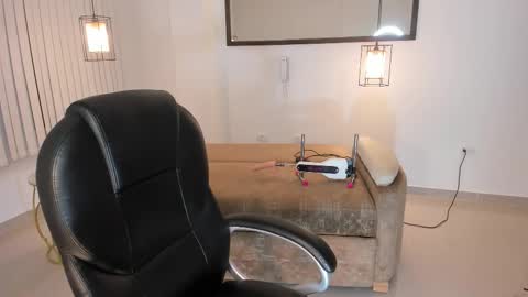 gabriella_evans_ online show from February 20, 6:26 am