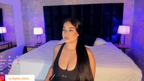 Snapshot of gaby_blaze chatting on February 25, 6:33 pm Gaby Blaze online show from February 25, 6:33 pm