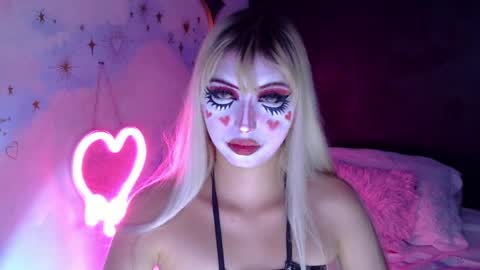 gabygumms online show from May 7, 11:28 am