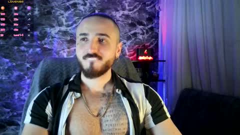 Snapshot of garbel09 chatting on March 1, 5:52 am Chris Dont forget to gift me thumb up Its very important to me and makes me happy AF online show from March 1, 5:52 am