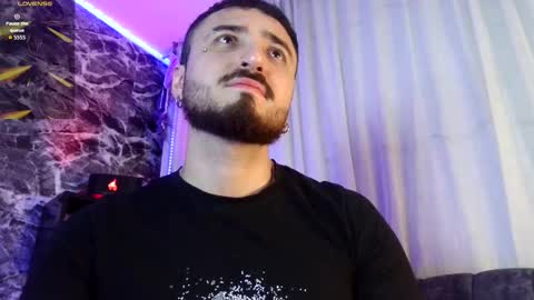 Snapshot of garbel09 chatting on October 6, 6:42 am Chris Dont forget to gift me thumb up Its very important to me and makes me happy AF online show from October 6, 6:42 am