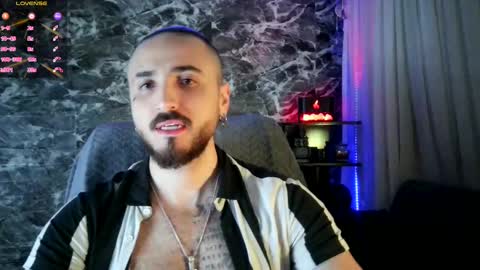 Snapshot of garbel09 chatting on March 11, 5:13 am Chris Dont forget to gift me thumb up Its very important to me and makes me happy AF online show from March 11, 5:13 am