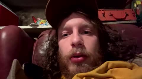 Snapshot of garetmc chatting on February 23, 3:56 am garetmc online show from February 23, 3:56 am