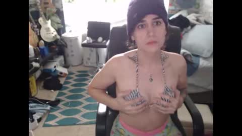 HarperxLotus online show from November 17, 4:42 pm