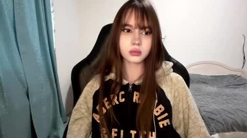 Bella online show from May 12, 3:32 pm
