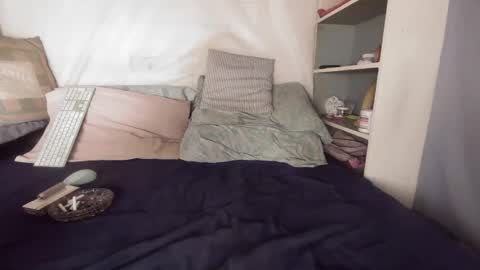 gayrobbin online show from November 23, 11:30 am