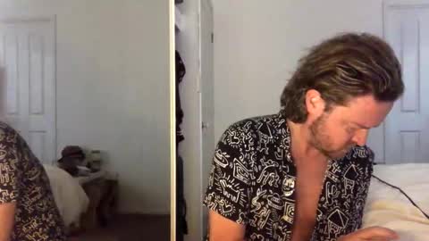 gcsurfer81 online show from May 11, 3:02 am