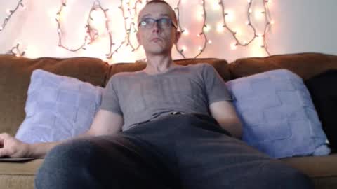 G online show from November 23, 9:24 pm