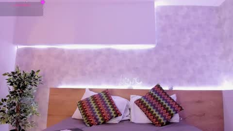 geminis muentes online show from February 10, 2:30 am