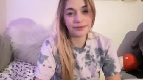 gemmyrosee online show from December 3, 8:33 am