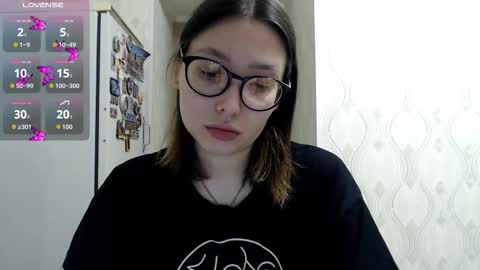 genev__ievee online show from February 7, 3:15 pm