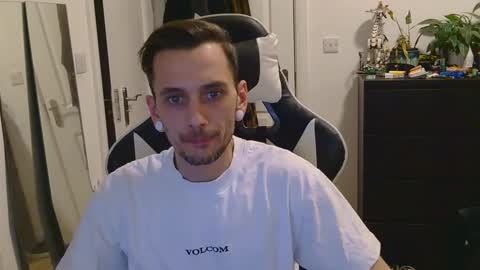 georgek0011 online show from April 2, 10:38 pm