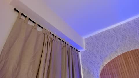 Kendal  online show from February 13, 2:20 pm