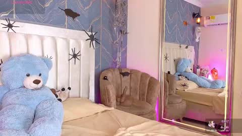    online show from October 31, 3:01 pm