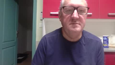 gerardlp131313 online show from October 28, 8:21 pm