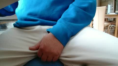 germanandy71 online show from October 25, 8:13 am