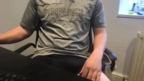 gfaulk9er online show from April 7, 12:29 pm